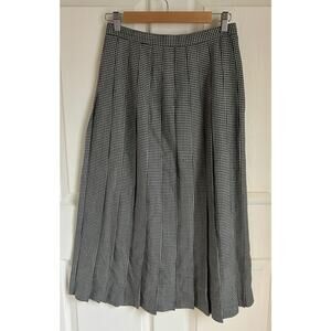 Vintage 100% Wool Black and White Houndstooth Pleated Skirt Size Medium